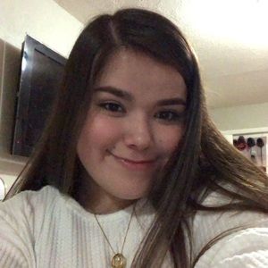 Meet your Posher, Rebeca